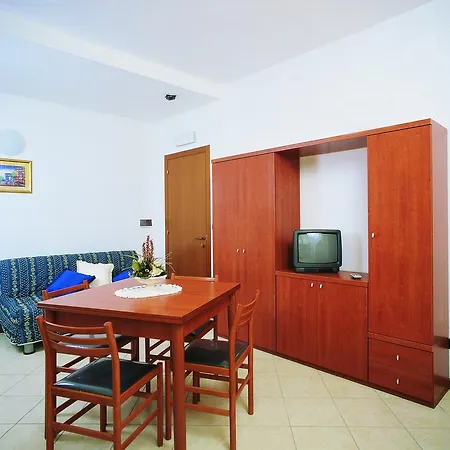 Aparthotel Vittoria 4*