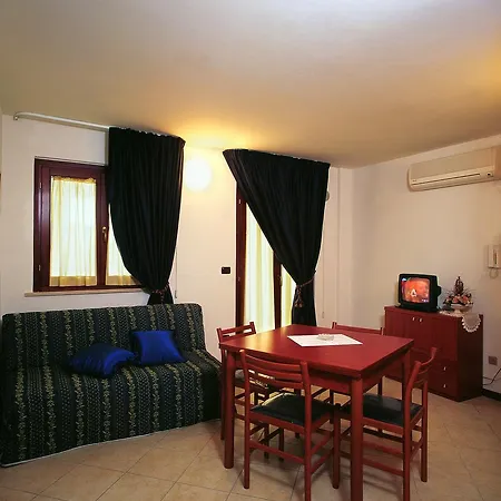 Vittoria Aparthotel 4*